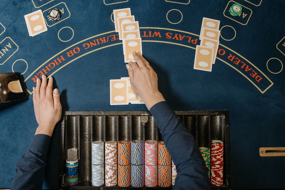 The Slot Machine's Brain: How RNGs, Variance, and RTP Shape Your Spins