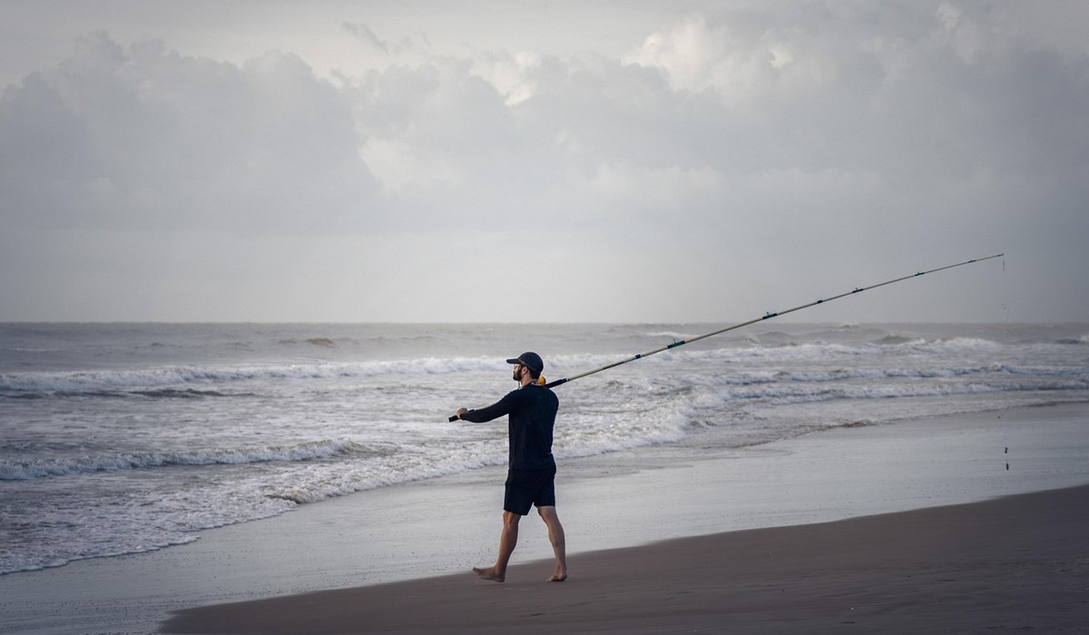 Selecting a Landing Net for River Fishing