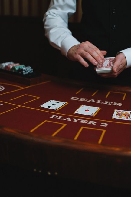 Slot Volatility Explained: Why Your $100 Bankroll Dies So Fast
